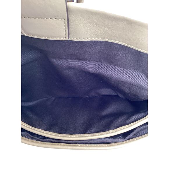 Coach Soho Small Flap Shoulder Bag Sand Silver Buckle Snap - Picture 13 of 16